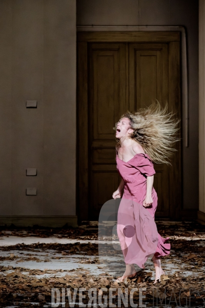 Barbe Bleue / Pina Bausch / Ballet de l Opéra national de paris