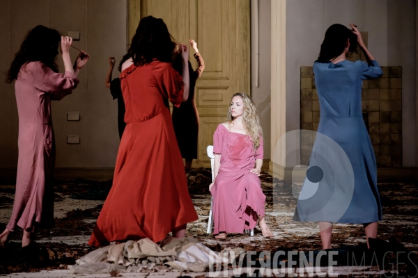 Barbe Bleue / Pina Bausch / Ballet de l Opéra national de paris