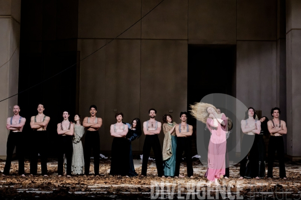 Barbe Bleue / Pina Bausch / Ballet de l Opéra national de paris