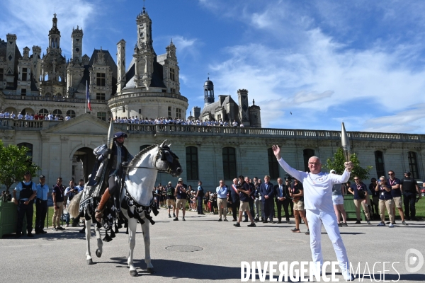Passage de la flamme olympique par le chateau de Chambord