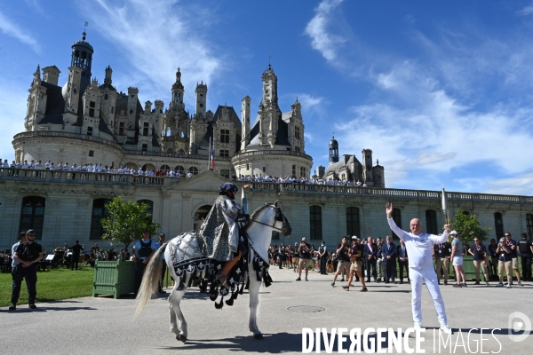 Passage de la flamme olympique par le chateau de Chambord