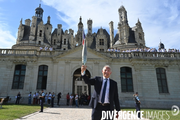 Passage de la flamme olympique par le chateau de Chambord
