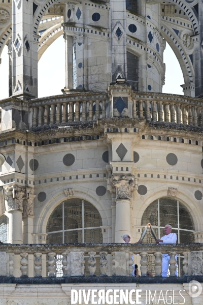 Passage de la flamme olympique par le chateau de Chambord