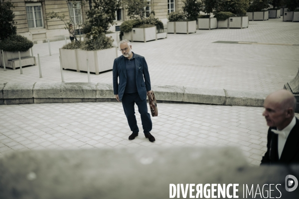 Accueil des députés à l’assemblée nationale