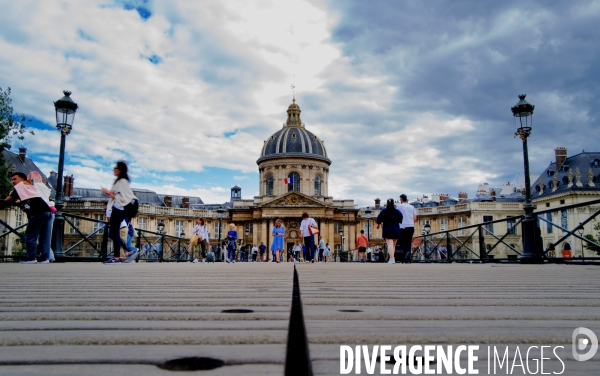 Le pont des arts avec l Institut de France
