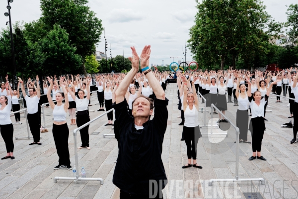 Flamme olympique - cours de danse / Ballet de l Opéra national de paris