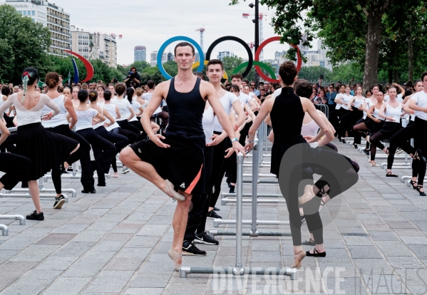 Flamme olympique - cours de danse / Ballet de l Opéra national de paris