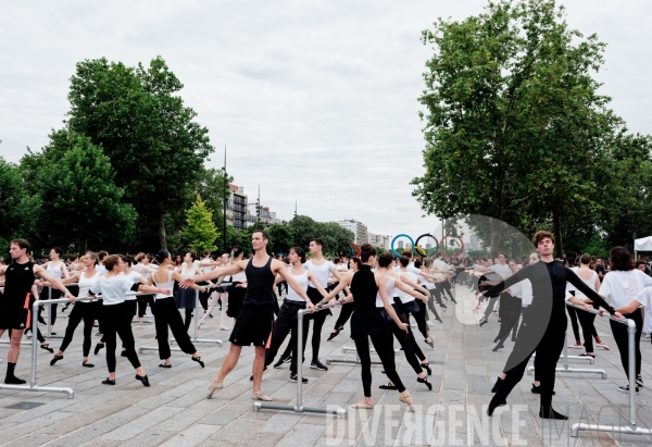 Flamme olympique - cours de danse / Ballet de l Opéra national de paris
