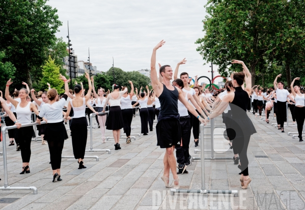Flamme olympique - cours de danse / Ballet de l Opéra national de paris