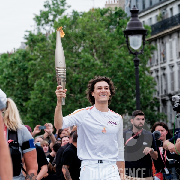 Flamme olympique - cours de danse / Ballet de l Opéra national de paris