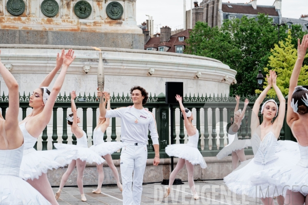 Flamme olympique - cours de danse / Ballet de l Opéra national de paris