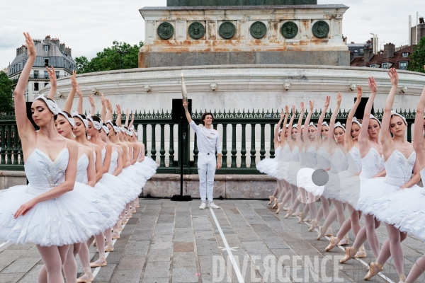 Flamme olympique - cours de danse / Ballet de l Opéra national de paris