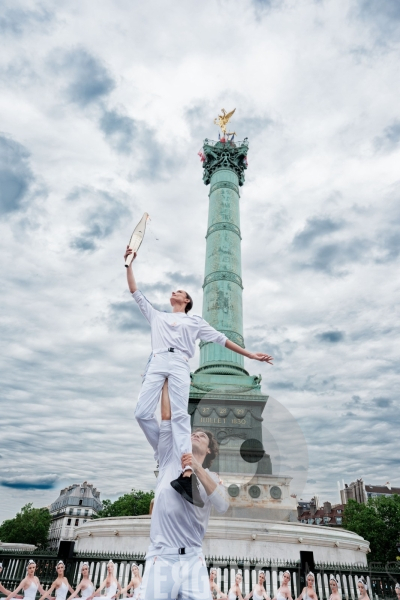 Flamme olympique - cours de danse / Ballet de l Opéra national de paris