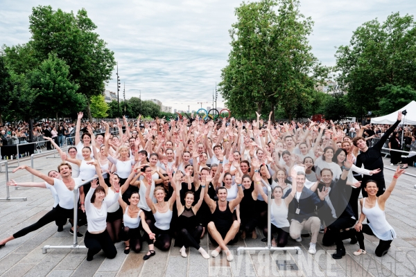 Flamme olympique - cours de danse / Ballet de l Opéra national de paris