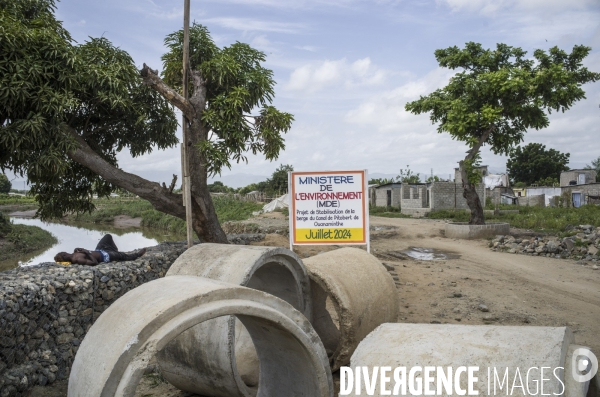 Frontiere de ouanaminthe, entre haiti et la republique dominicaine.