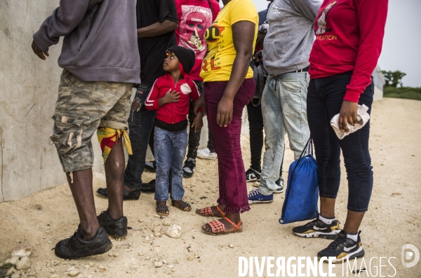 Passage de frontiere illegalement entre haiti et la republique dominicaine.