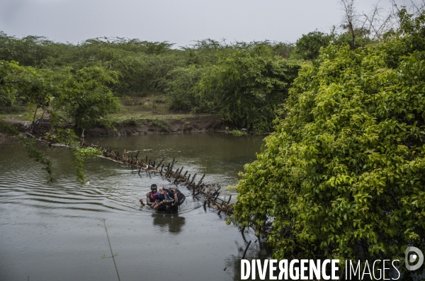 Passage de frontiere illegalement entre haiti et la republique dominicaine.
