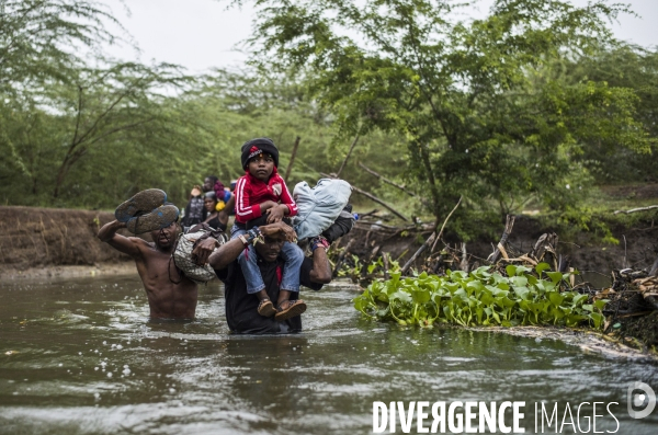 Passage de frontiere illegalement entre haiti et la republique dominicaine.