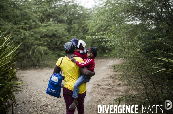 Passage de frontiere illegalement entre haiti et la republique dominicaine.