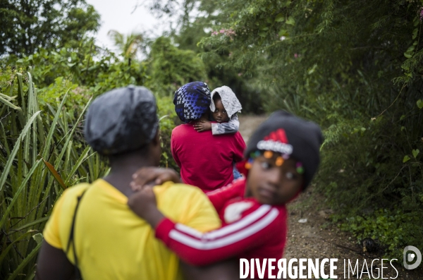 Passage de frontiere illegalement entre haiti et la republique dominicaine.