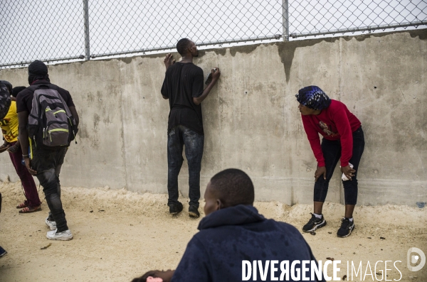 Passage de frontiere illegalement entre haiti et la republique dominicaine.