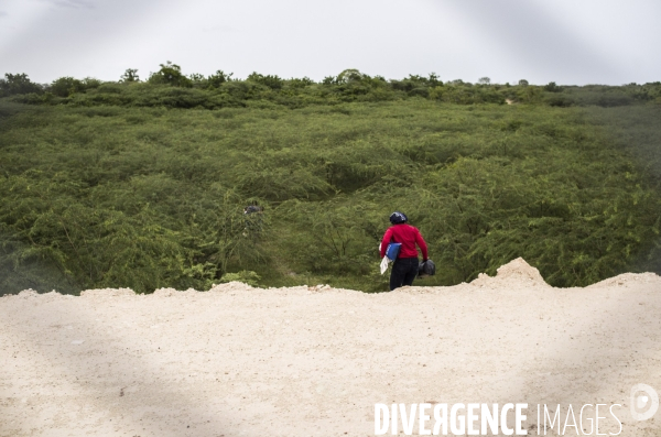 Passage de frontiere illegalement entre haiti et la republique dominicaine.