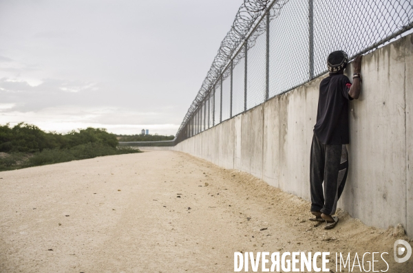 Passage de frontiere illegalement entre haiti et la republique dominicaine.