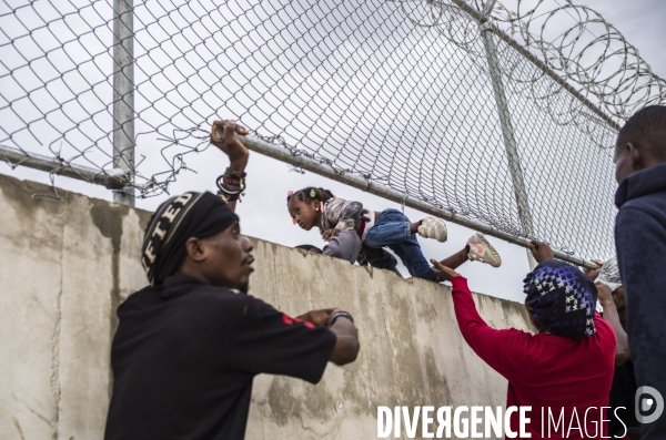 Passage de frontiere illegalement entre haiti et la republique dominicaine.