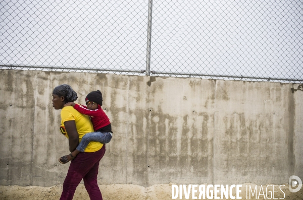 Passage de frontiere illegalement entre haiti et la republique dominicaine.