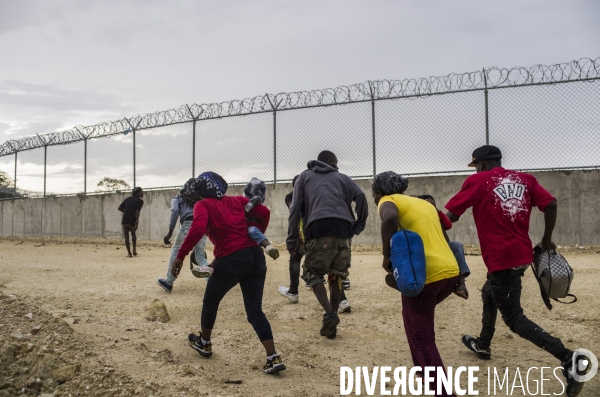 Passage de frontiere illegalement entre haiti et la republique dominicaine.