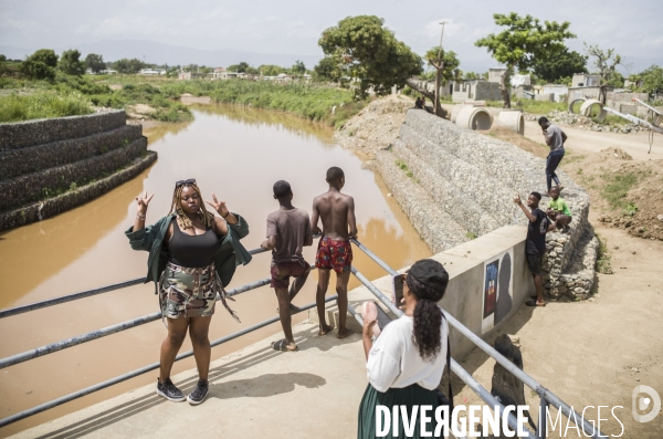Passage de frontiere illegalement entre haiti et la republique dominicaine.