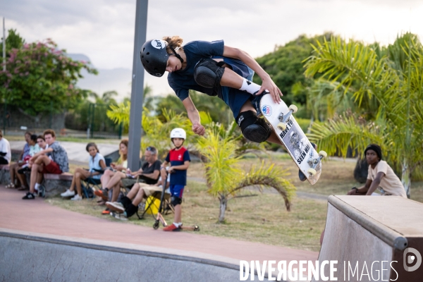 La Reunion : Stage Public Team Skateboard France groupe Junior (12-16 ans)