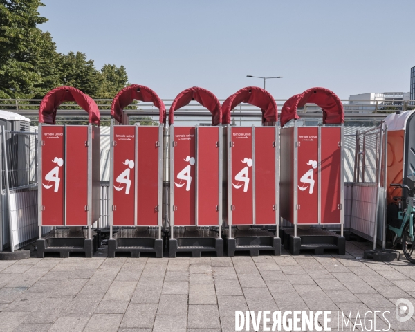 Paris,été 2024, urinoirs pour femmes