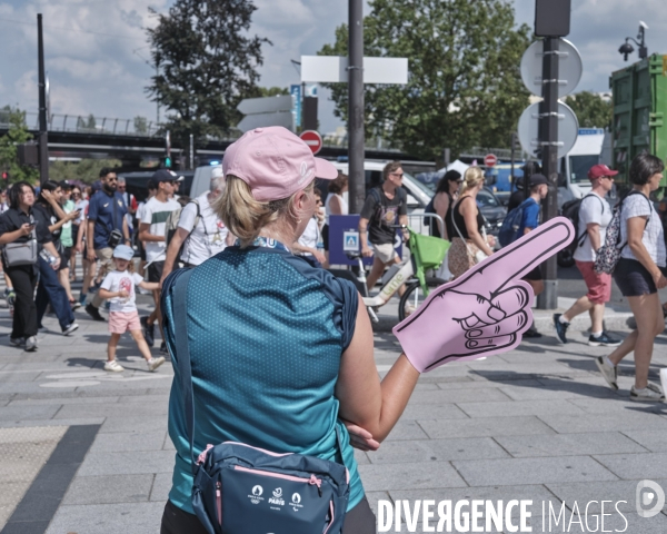JO 2024, foule de spectatreurs aux abords de l’Arena La Chapelle