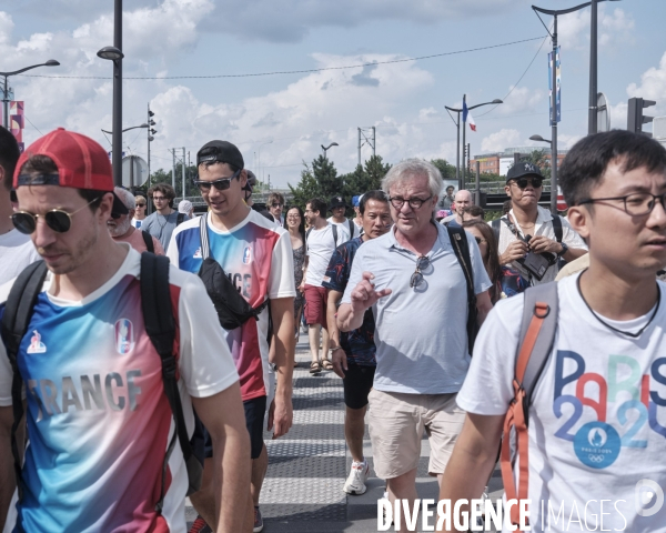 JO 2024, foule de spectatreurs aux abords de l’Arena La Chapelle