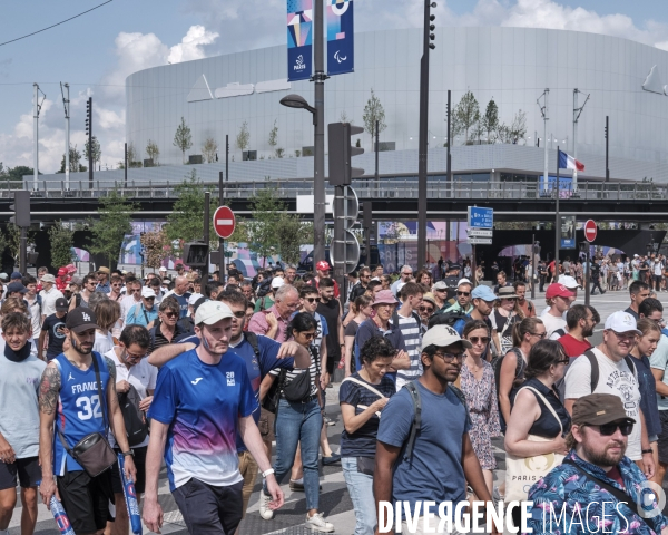 JO 2024, foule de spectatreurs aux abords de l’Arena La Chapelle