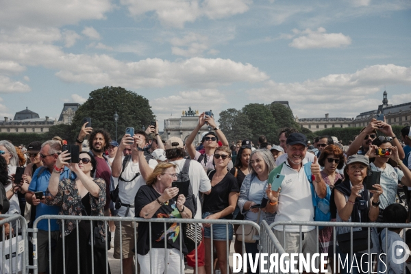 Vasque olympique dans le jardin des Tuileries