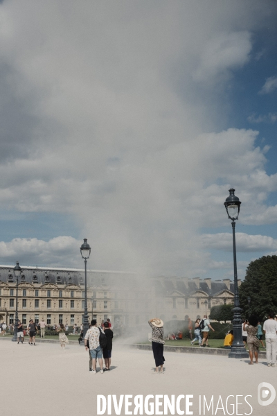 Vasque olympique dans le jardin des Tuileries