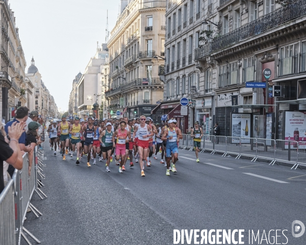 Paris JO 2024, passage du marathon masculin, au Km 2
