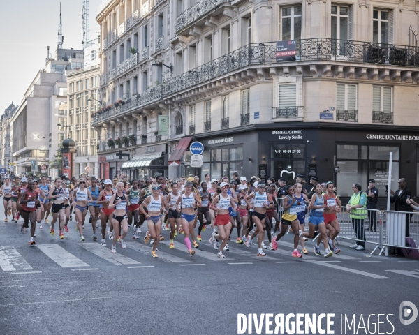 Paris JO 2024, passage du marathon féminin, au Km 2