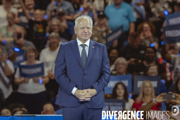 Kamala Harris et Tim Walz en meeting à Milwaukee