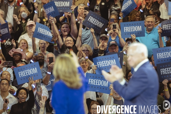 Kamala Harris et Tim Walz en meeting à Milwaukee