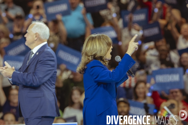 Kamala Harris et Tim Walz en meeting à Milwaukee