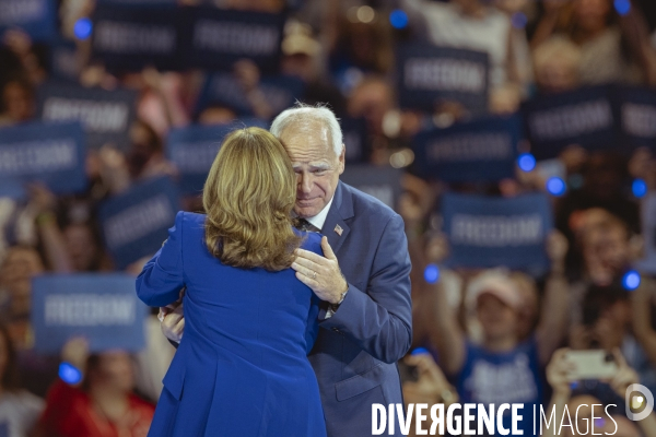 Kamala Harris et Tim Walz en meeting à Milwaukee