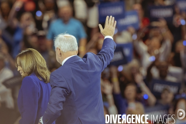 Kamala Harris et Tim Walz en meeting à Milwaukee