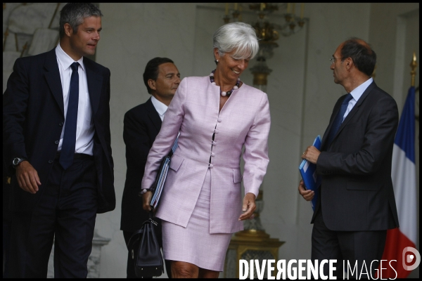 Sortie du Conseil des Ministres du 25 Août 2010