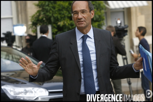 Sortie du Conseil des Ministres du 25 Août 2010