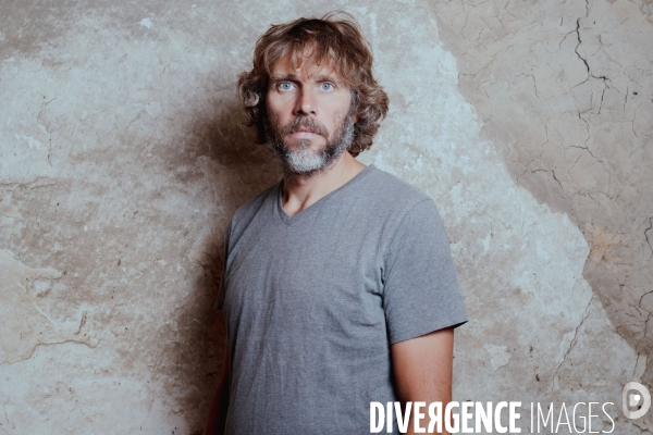 Portrait de l auteur aurelien bellanger 