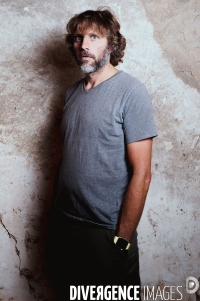 Portrait de l auteur aurelien bellanger 
