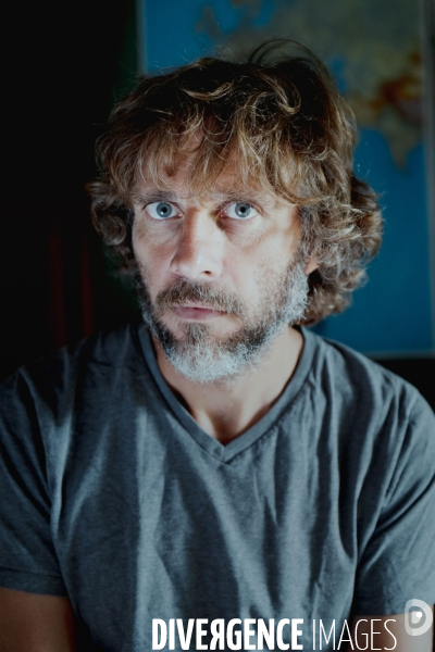 Portrait de l auteur aurelien bellanger 